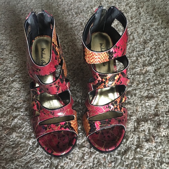 Red snake skin shooties! 😍 - Picture 2 of 3